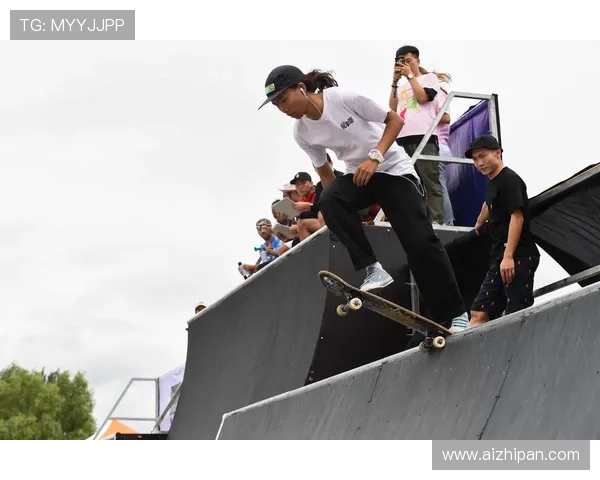 全国街舞大赛点评:深圳滑板队默契配合展现团队精神与创意风采